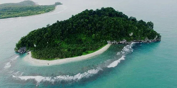 Gambar pendukung artikel Paket Antar-Jemput ke Pantai Keuluang: Lebih Hemat Sendiri atau Patungan?